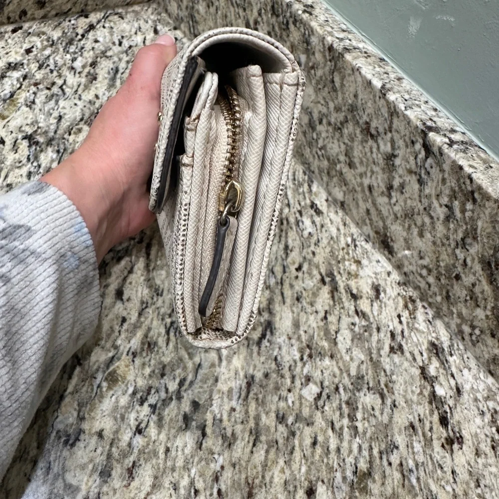 Michael Kors Logo Wallet
